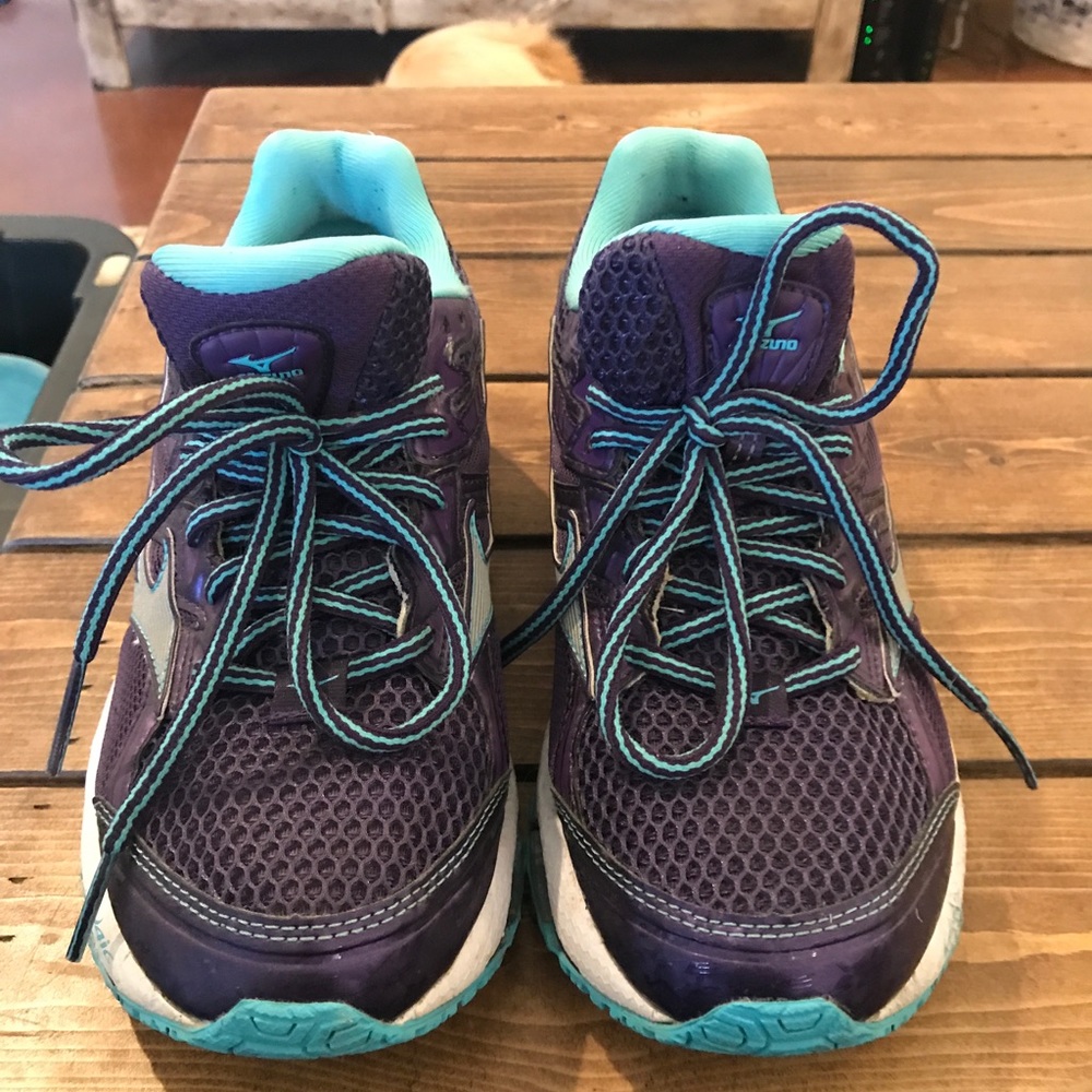 Women's Mizuno Tennis Shoes